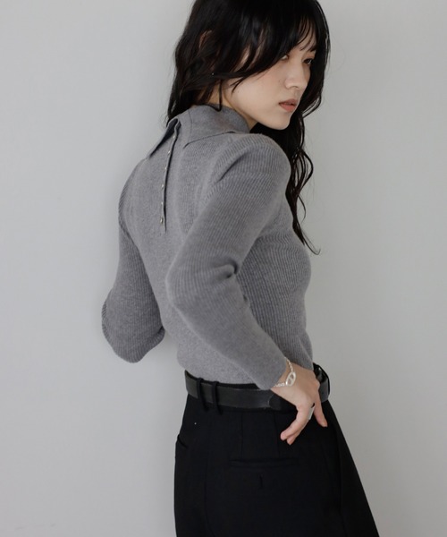 ENC（エンク）の「back button high neck knit with collar / ポロ襟付きバックボタンハイネックもっちりニット（ニット/セーター・レディース・ネイビー/グレー/オフホワイト・FREE）」の14枚目の写真