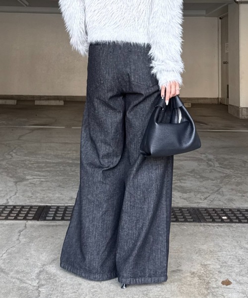 Lui's(ルイス)の「タックワイドデニム(デニムパンツ・レディース・ブラック/ネイビー・38/36)」の5枚目の写真