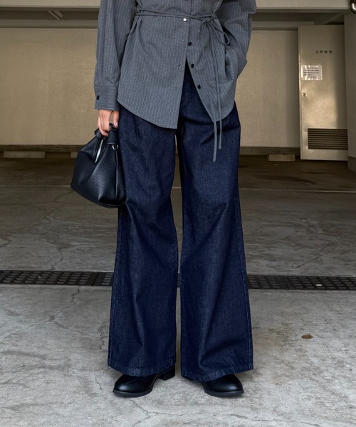 Lui's(ルイス)の「タックワイドデニム(デニムパンツ・レディース・ブラック/ネイビー・38/36)」の16枚目の写真
