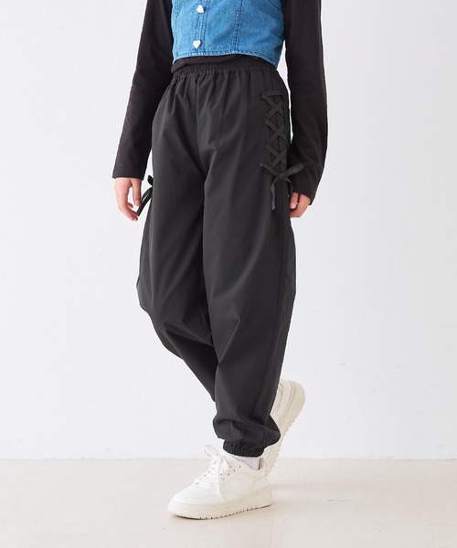 coca(coca)(コカ)の「キッズ サイドレースアップパンツ(スウェットパンツ・キッズ・ブラック/ライトブルー・120/150/130/140)」の14枚目の写真