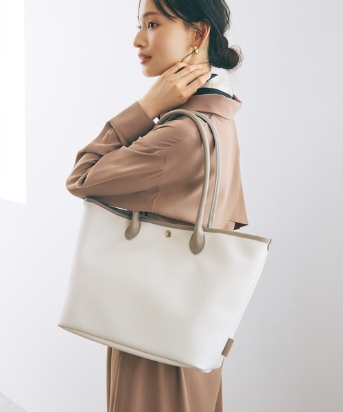 Breath TOPKAPI(ブレストプカピ)の「【Breath TOPKAPI】RIPPLE リプル レザーハンドル A4 トートバッグ(トートバッグ・レディース・ブラック/アイボリー/グレイッシュベージュ・FREE)」の1枚目の写真