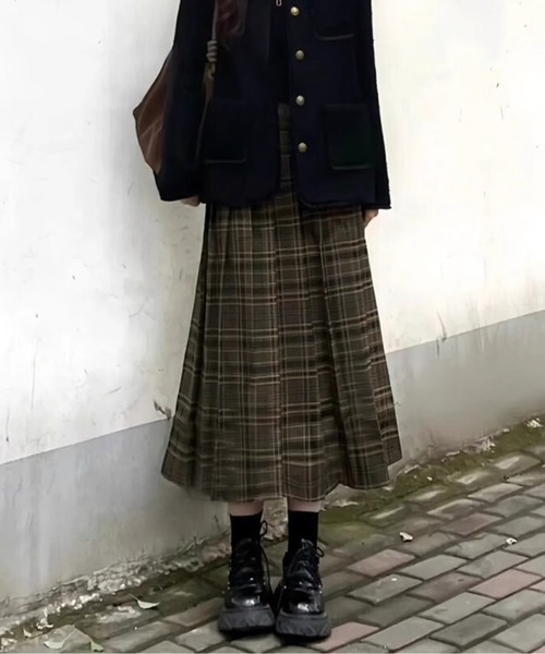 AMAJI（アマジ）の「レトロチェック柄Aラインロングスカート（スカート・レディース・ブラウン・SMALL/MEDIUM/LARGE）」の5枚目の写真