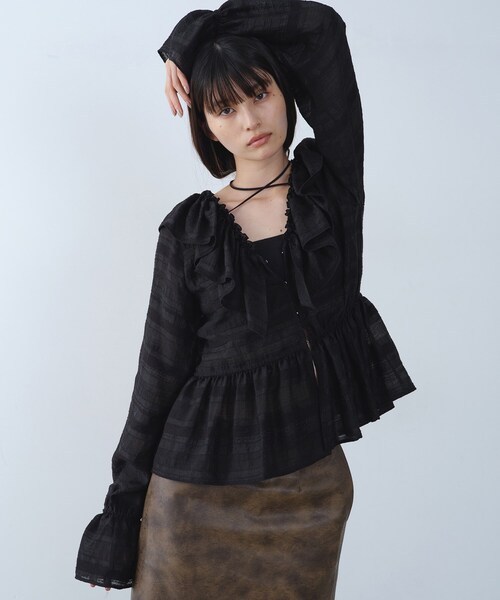 CODE A(コードエー)の「dream ruffle lace blouse(シャツ/ブラウス・レディース・ブラック/ホワイト・00)」の1枚目の写真