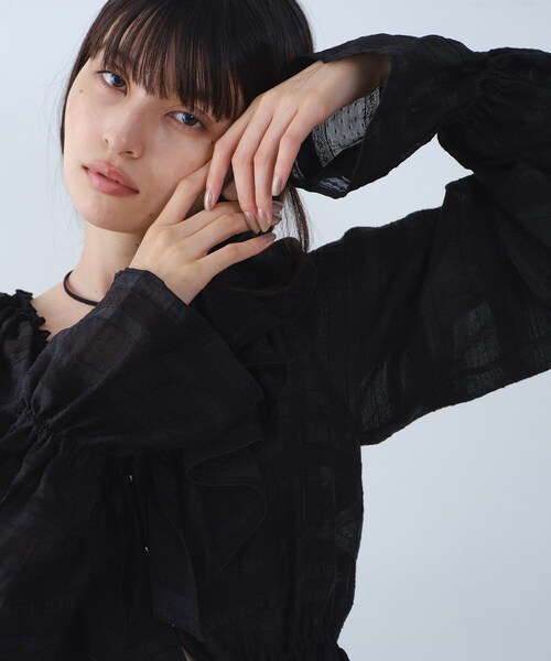 CODE A(コードエー)の「dream ruffle lace blouse(シャツ/ブラウス・レディース・ブラック/ホワイト・00)」の6枚目の写真