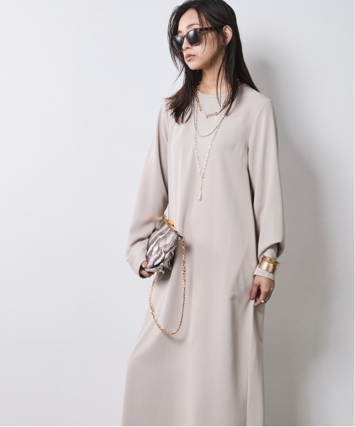 CHIC STYLE(シックスタイル)の「クルーネックマキシワンピース<大きいサイズ有>シックスタイル(ワンピース・レディース・ブラック/ベージュ・5L/4L/3L/LL/L/M)」の1枚目の写真