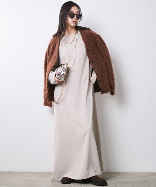 CHIC STYLE(シックスタイル)の「クルーネックマキシワンピース<大きいサイズ有>シックスタイル(ワンピース・レディース・ブラック/ベージュ・5L/4L/3L/LL/L/M)」の9枚目の写真