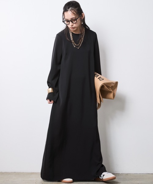 CHIC STYLE(シックスタイル)の「クルーネックマキシワンピース<大きいサイズ有>シックスタイル(ワンピース・レディース・ブラック/ベージュ・5L/4L/3L/LL/L/M)」の13枚目の写真