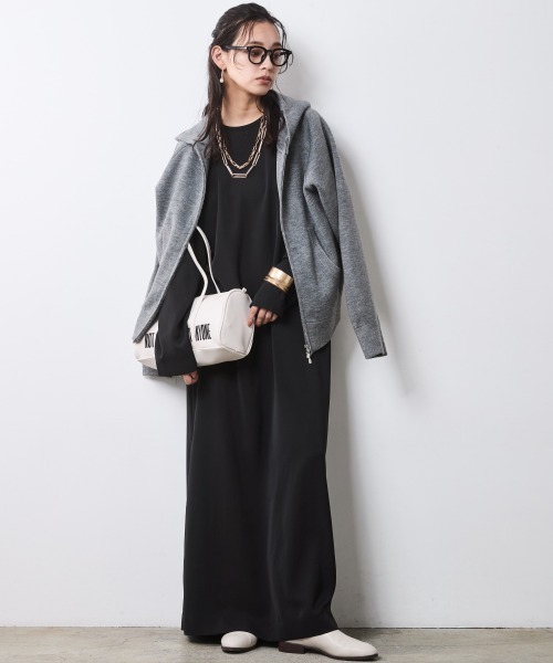 CHIC STYLE(シックスタイル)の「クルーネックマキシワンピース<大きいサイズ有>シックスタイル(ワンピース・レディース・ブラック/ベージュ・5L/4L/3L/LL/L/M)」の16枚目の写真