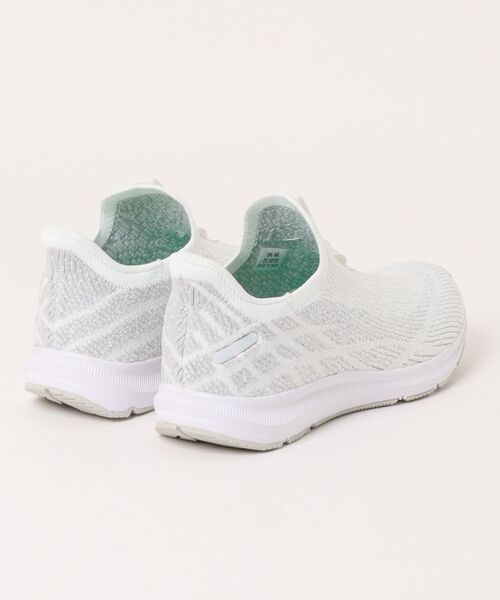 MoonStar（ムーンスター）の「《moonstar》SNGY U28（スリッポン・レディース・ブラック×ブラック/ホワイト×ホワイト・22.5cm/23.0cm/23.5cm/24.0cm/24.5cm/25.0cm/25.5cm/26.0cm/26.5cm/27.0cm/28.0cm）」の3枚目の写真