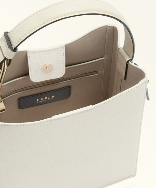 FURLA(フルラ)の「フルラ ヌヴォラ (Furla Nuvola) バケットバッグ MINI(ショルダーバッグ・レディース・ブラック/ダークブルー/バーガンディー/ストーン/オフホワイト/モカ・ONE SIZE)」の12枚目の写真