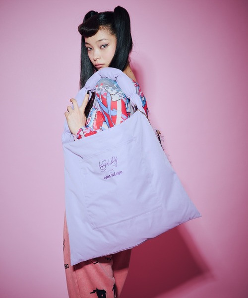 anna sui nyc(アナ スイ エヌ ワイ シー)の「TERAリバーシブルバッグ(ショルダーバッグ・レディース・ブラック/パープル・FREE)」の6枚目の写真