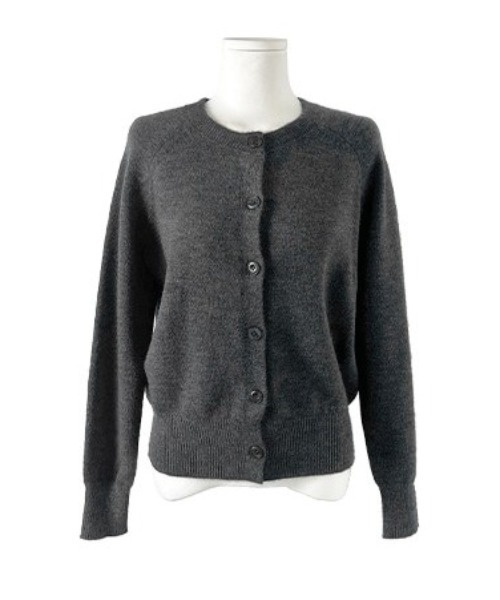 anyonemore（エニワンモア）の「ボタンシンプルラウンドニットカーディガン（カーディガン/ボレロ・レディース・チャコール・SMALL/MEDIUM/LARGE）」の14枚目の写真