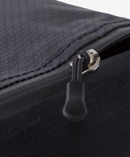 THE NORTH FACE（ザノースフェイス）の「THE NORTH FACE　WP Shoulder Pocket（ショルダーバッグ・メンズ・ブラック・ONE）」の3枚目の写真