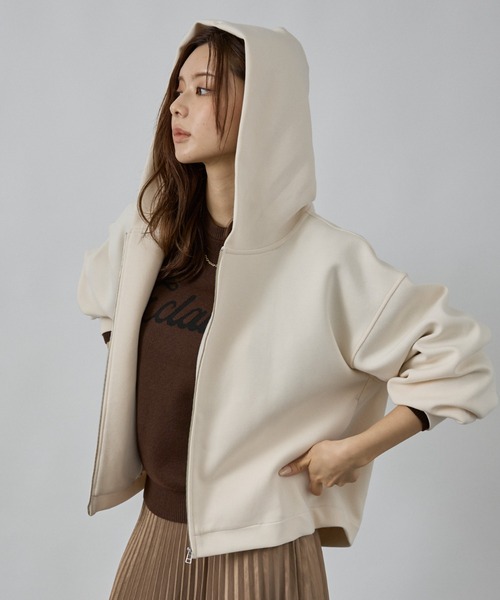 abahouse mavie(アバハウスマヴィ)の「シルキーダンボールフーディー(パーカー・レディース・アイボリー/チャコールグレー/スミクロ・フリー)」の9枚目の写真