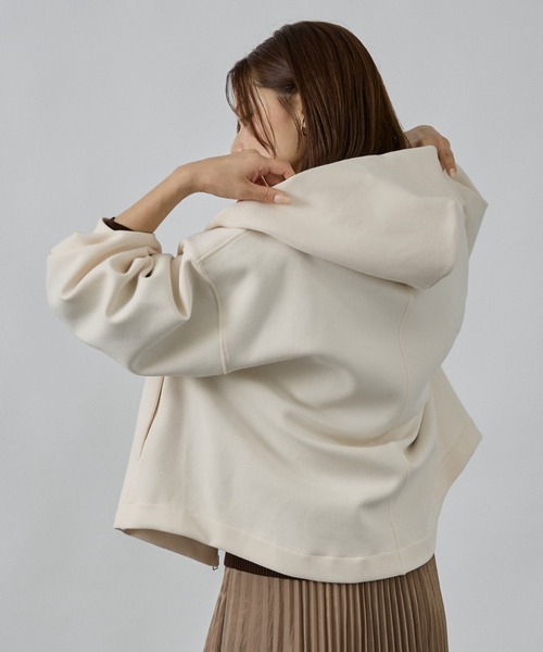 abahouse mavie(アバハウスマヴィ)の「シルキーダンボールフーディー(パーカー・レディース・アイボリー/チャコールグレー/スミクロ・フリー)」の7枚目の写真