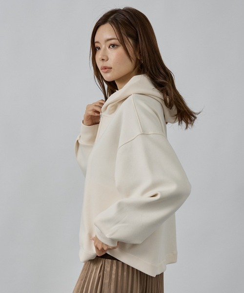 abahouse mavie(アバハウスマヴィ)の「シルキーダンボールフーディー(パーカー・レディース・アイボリー/チャコールグレー/スミクロ・フリー)」の11枚目の写真