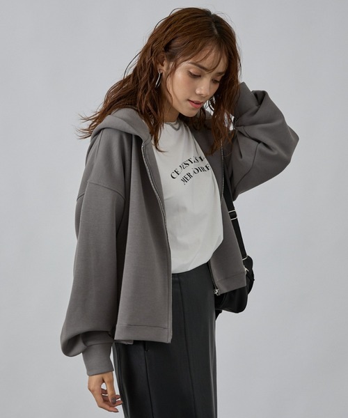 abahouse mavie(アバハウスマヴィ)の「シルキーダンボールフーディー(パーカー・レディース・アイボリー/チャコールグレー/スミクロ・フリー)」の19枚目の写真