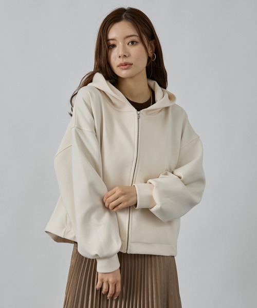 abahouse mavie(アバハウスマヴィ)の「シルキーダンボールフーディー(パーカー・レディース・アイボリー/チャコールグレー/スミクロ・フリー)」の6枚目の写真