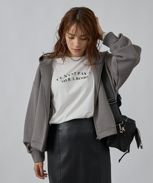 abahouse mavie(アバハウスマヴィ)の「シルキーダンボールフーディー(パーカー・レディース・アイボリー/チャコールグレー/スミクロ・フリー)」の17枚目の写真