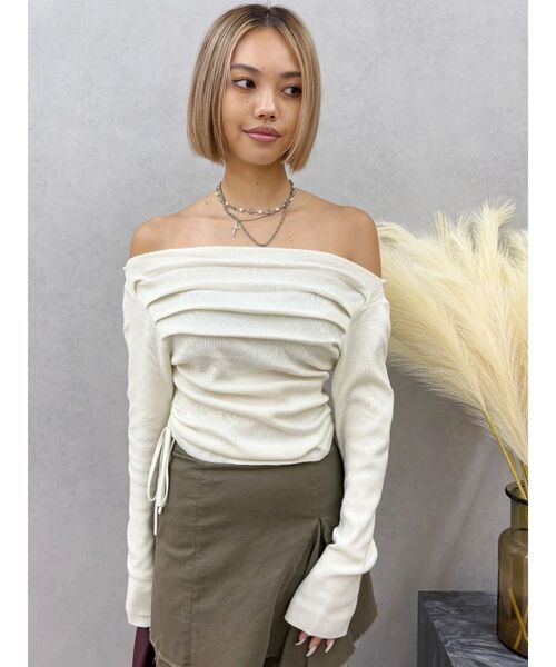 EVRIS（エヴリス）の「サイドドロストオフショルニットトップス（ニット/セーター・レディース・ホワイト/ブラック・FREE）」の18枚目の写真