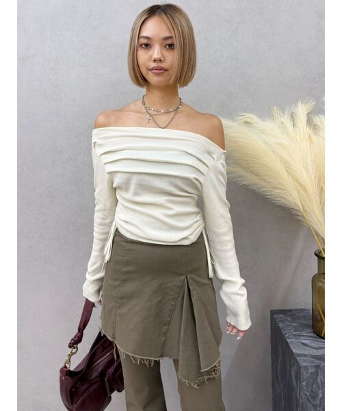 EVRIS（エヴリス）の「サイドドロストオフショルニットトップス（ニット/セーター・レディース・ホワイト/ブラック・FREE）」の20枚目の写真