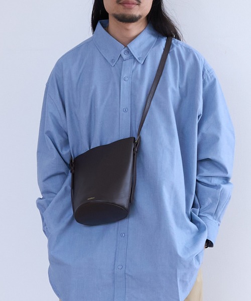 MADULI(マドゥリ)の「MADULI マドゥリ レザーバケツ型2WAYバッグ(23582)(ショルダーバッグ・メンズ・ダークブラウン/ブラック・FREE)」の2枚目の写真