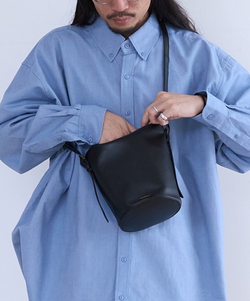 MADULI(マドゥリ)の「MADULI マドゥリ レザーバケツ型2WAYバッグ(23582)(ショルダーバッグ・メンズ・ダークブラウン/ブラック・FREE)」の10枚目の写真