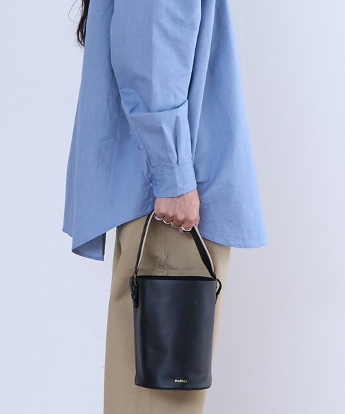 MADULI(マドゥリ)の「MADULI マドゥリ レザーバケツ型2WAYバッグ(23582)(ショルダーバッグ・メンズ・ダークブラウン/ブラック・FREE)」の13枚目の写真