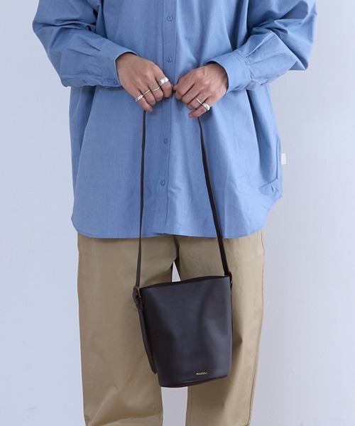 MADULI(マドゥリ)の「MADULI マドゥリ レザーバケツ型2WAYバッグ(23582)(ショルダーバッグ・メンズ・ダークブラウン/ブラック・FREE)」の15枚目の写真