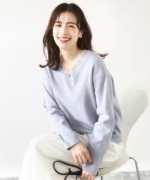 OFUON le MK（オフオンルエムケー）の「【2025AW】Vネックレース片畦編みニット/洗える/WEB限定サイズあり（ニット/セーター・レディース・ブラック/グレー/グレイッシュブルー・36/38）」の3枚目の写真