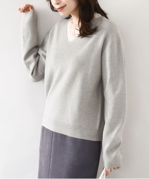 OFUON le MK（オフオンルエムケー）の「【2025AW】Vネックレース片畦編みニット/洗える/WEB限定サイズあり（ニット/セーター・レディース・ブラック/グレー/グレイッシュブルー・36/38）」の4枚目の写真