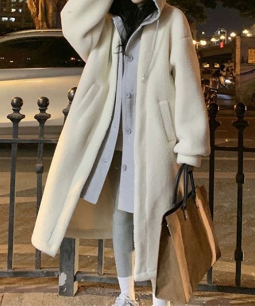 ﾚｲﾔｰﾄﾞ風ﾌｰﾄﾞﾎﾞｱﾛﾝｸﾞｺｰﾄ（その他アウター）｜CADBURY（キャドバリー