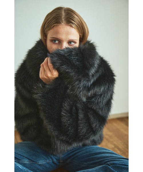 Estella.K(エステラケー)の「Elisa Faux Fur Coat エコファーコート(その他アウター・レディース・ブラック/カーキ/ホワイト系・FREE)」の14枚目の写真