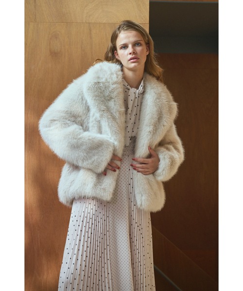 Estella.K(エステラケー)の「Elisa Faux Fur Coat エコファーコート(その他アウター・レディース・ブラック/カーキ/ホワイト系・FREE)」の10枚目の写真
