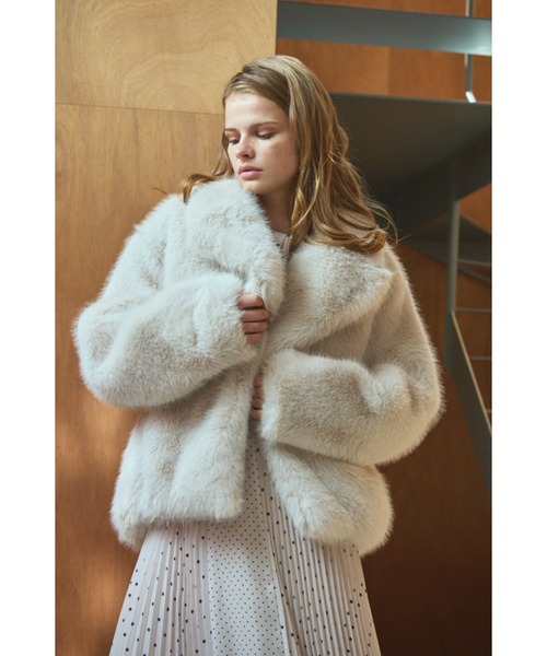 Estella.K(エステラケー)の「Elisa Faux Fur Coat エコファーコート(その他アウター・レディース・ブラック/カーキ/ホワイト系・FREE)」の8枚目の写真