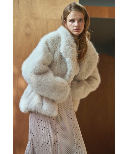 Estella.K(エステラケー)の「Elisa Faux Fur Coat エコファーコート(その他アウター・レディース・ブラック/カーキ/ホワイト系・FREE)」の6枚目の写真
