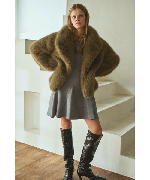Estella.K(エステラケー)の「Elisa Faux Fur Coat エコファーコート(その他アウター・レディース・ブラック/カーキ/ホワイト系・FREE)」の21枚目の写真