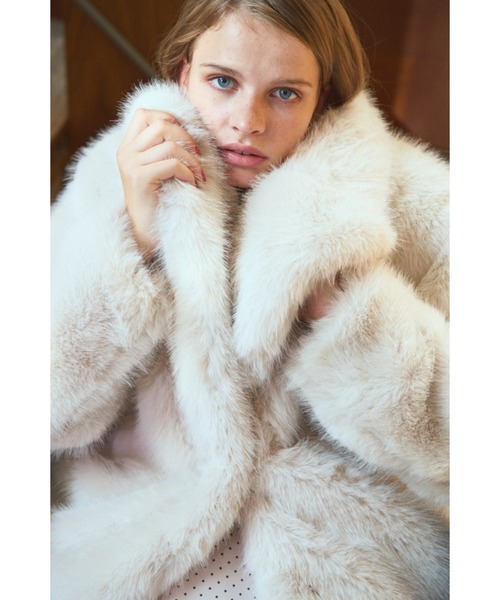 Estella.K(エステラケー)の「Elisa Faux Fur Coat エコファーコート(その他アウター・レディース・ブラック/カーキ/ホワイト系・FREE)」の5枚目の写真