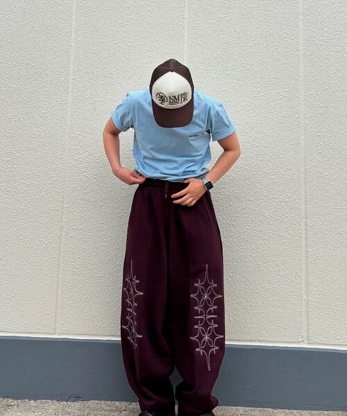 GAKKAI UNIONS（ガッカイユニオンズ）の「ダブルポスタバルーンパンツバーガンディ（スウェットパンツ・レディース・その他・SMALL/MEDIUM/LARGE）」の2枚目の写真