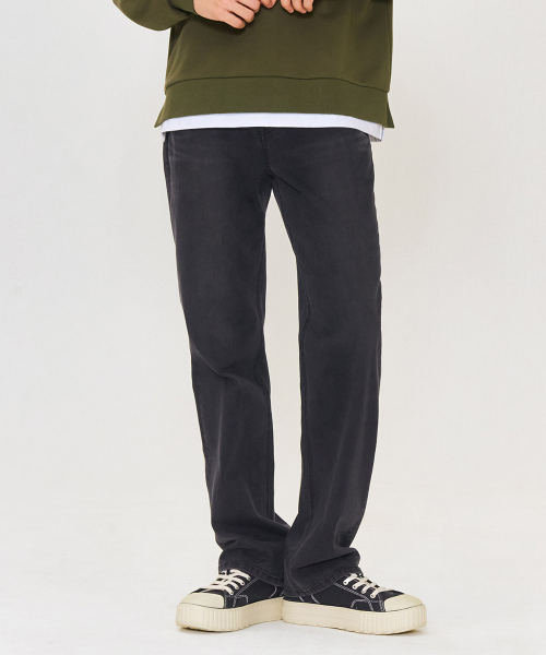 CHASECULT(チェイスカルト)の「男性 ブラック ウォッシング インバンディング ストレート デニムパンツ-ブラック(デニムパンツ・メンズ・ブラック・70/76/92/82/86)」の1枚目の写真