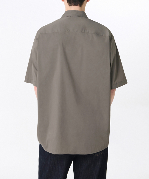 MUSINSA STANDARD（ムシンサスタンダード）の「[クールタンダード] リラックスドナイロン半袖シャツ [カーキグレー]（シャツ/ブラウス・メンズ・その他・SMALL/MEDIUM/LARGE/X-LARGE/XX-LARGE）」の2枚目の写真