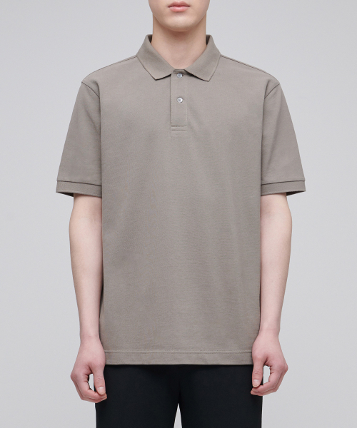 MUSINSA STANDARD(ムシンサスタンダード)の「ベーシックピケポロシャツ【ダスティベージュ】(ポロシャツ・メンズ・その他・SMALL/MEDIUM/LARGE/X-LARGE/XX-LARGE/XXX-LARGE)」の1枚目の写真