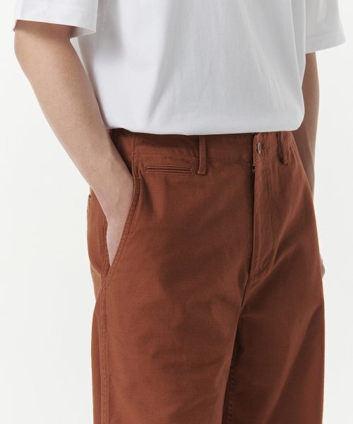 MUSINSA STANDARD（ムシンサスタンダード）の「ホワイトサテンオフィサーパンツ [ブリックレッド]（その他パンツ・メンズ・その他・40/38/42/36/34/32/30/31/33/26/27/28/29）」の4枚目の写真
