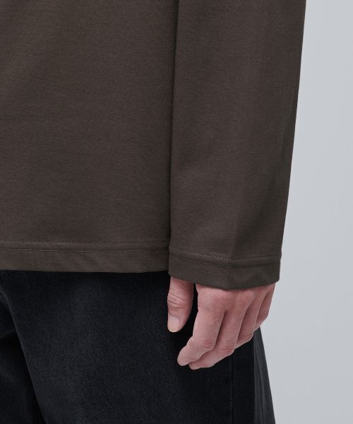 MUSINSA STANDARD（ムシンサスタンダード）の「[クールタンダード] クルーネック長袖Tシャツ [ダークブラウン]（Tシャツ/カットソー・メンズ・その他・XX-LARGE/XXX-LARGE/MEDIUM/LARGE/X-LARGE）」の7枚目の写真