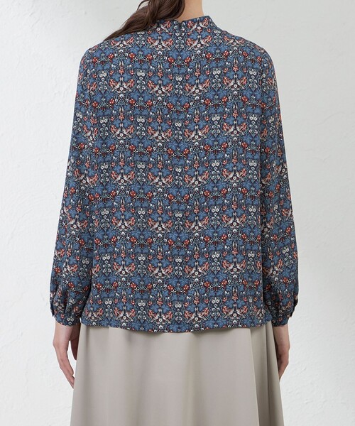 amaca(アマカ)の「【LIBERTY】Vine Thief バックサテンジョーゼットブラウス(シャツ/ブラウス・レディース・ダークネイビー/グリーン・38/40)」の8枚目の写真