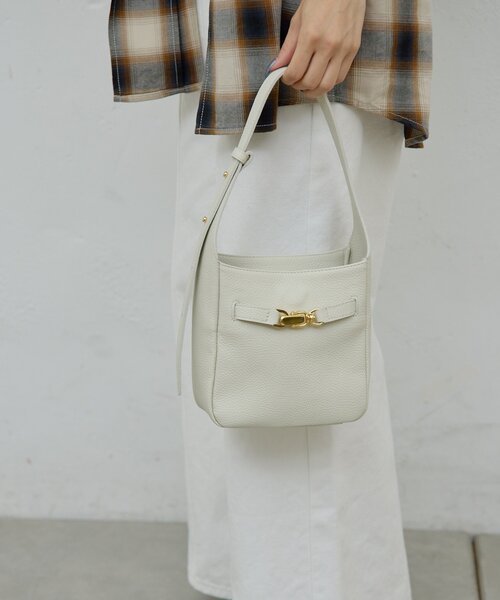 【美品】GALLARDAGALANTE 2.718 ワンショルダーバッグ　白 セール】【2.718】バックルワンショルダー（ショルダーバッグ