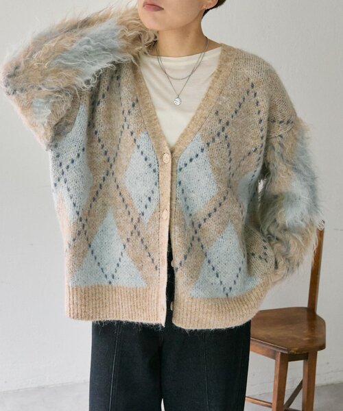 ear PAPILLONNER（イアパピヨネ）の「アーガイルニットカーディガン【SUM1 STYLE】（カーディガン/ボレロ・レディース・ベージュ/ネイビー・FREE）」の5枚目の写真
