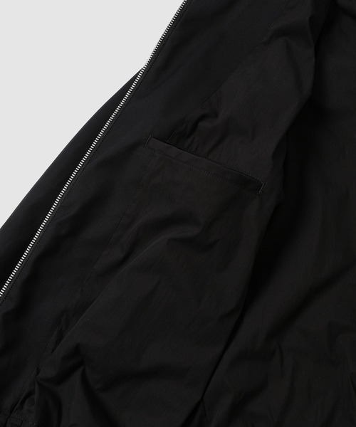 COMME des GARCONS HOMME(コム デ ギャルソン・オム)の「COTTON YARN-DYED BLOUSON(ブルゾン・メンズ・ブラック/ネイビー・L/M/S/XS)」の3枚目の写真