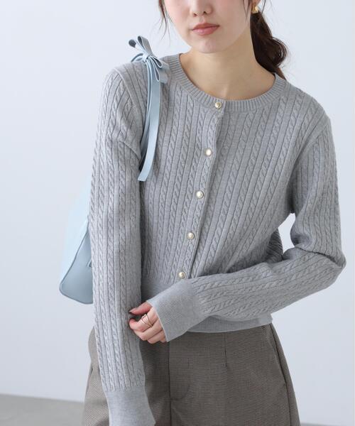FREE'S MART(フリーズマート)の「◇金ボタンミニケーブルカーディガン(ニット/セーター・レディース・グレー/ブルー/ホワイト系その他/ブラウン/レッド/ネイビー/ピンク/グレー系その他・FREE)」の3枚目の写真