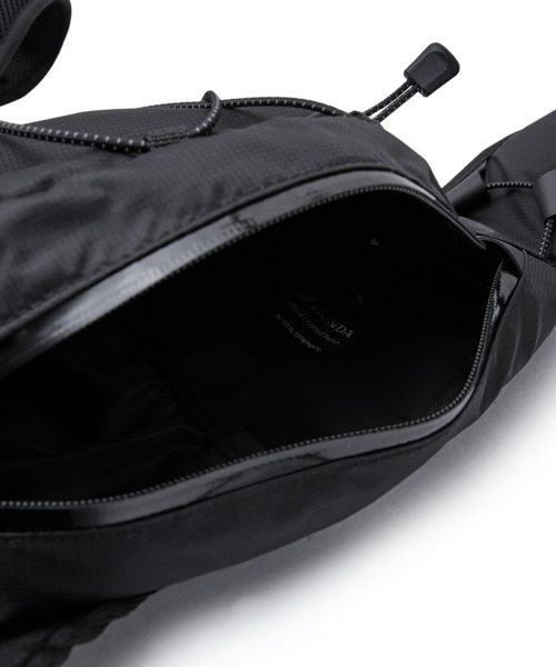 PHYPS MOTORCYCLE(フィップスモーターサイクル)の「H-Tech Active String Sling Bag S Black(メッセンジャーバッグ・レディース・その他・FREE)」の7枚目の写真